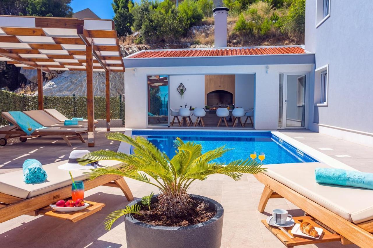 Villa Matan - Only 200M From The Sandy Beaches, Private 28M2 Pool Omis Exterior photo