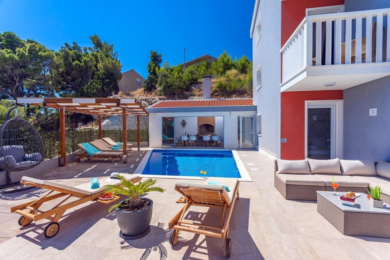 Villa Matan - Only 200M From The Sandy Beaches, Private 28M2 Pool Omis Exterior photo